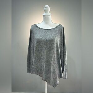 Gray GO Couture Wide Fit Sweater Size M EUC